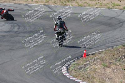 media/Apr-20-2025-AHRMA (Sun) [[393a79c373]]/Race/group 10 early race/Turn 4b/
